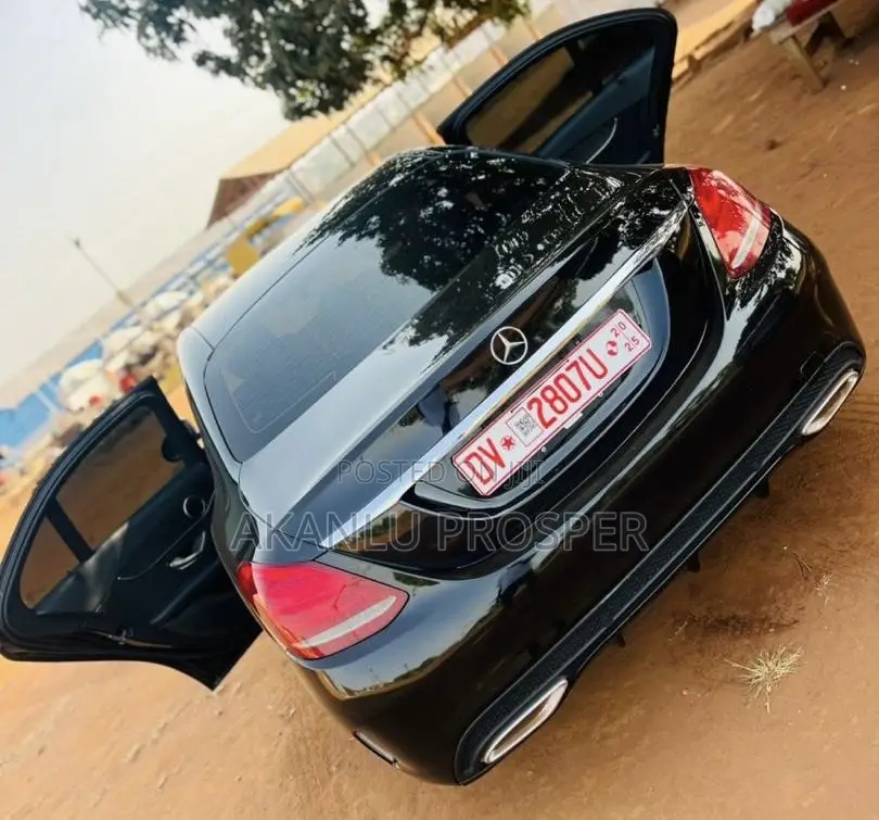 Mercedes-Benz C300 2015 Black