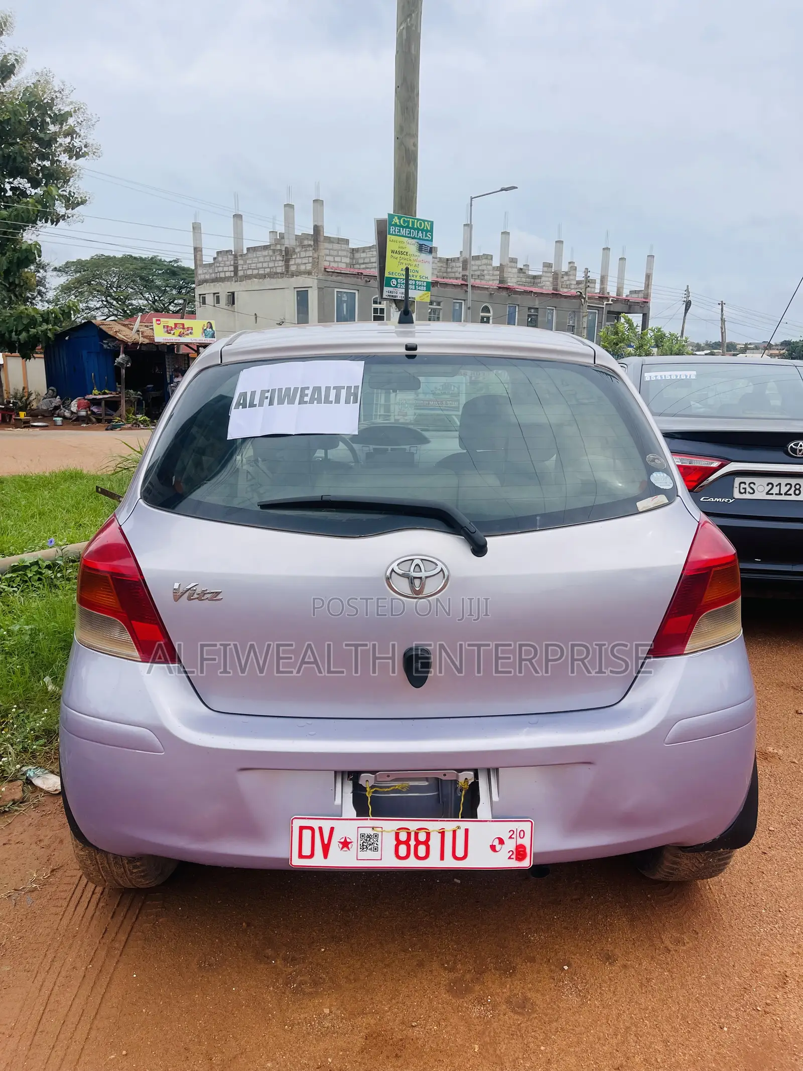 Toyota Vitz 2009 Silver