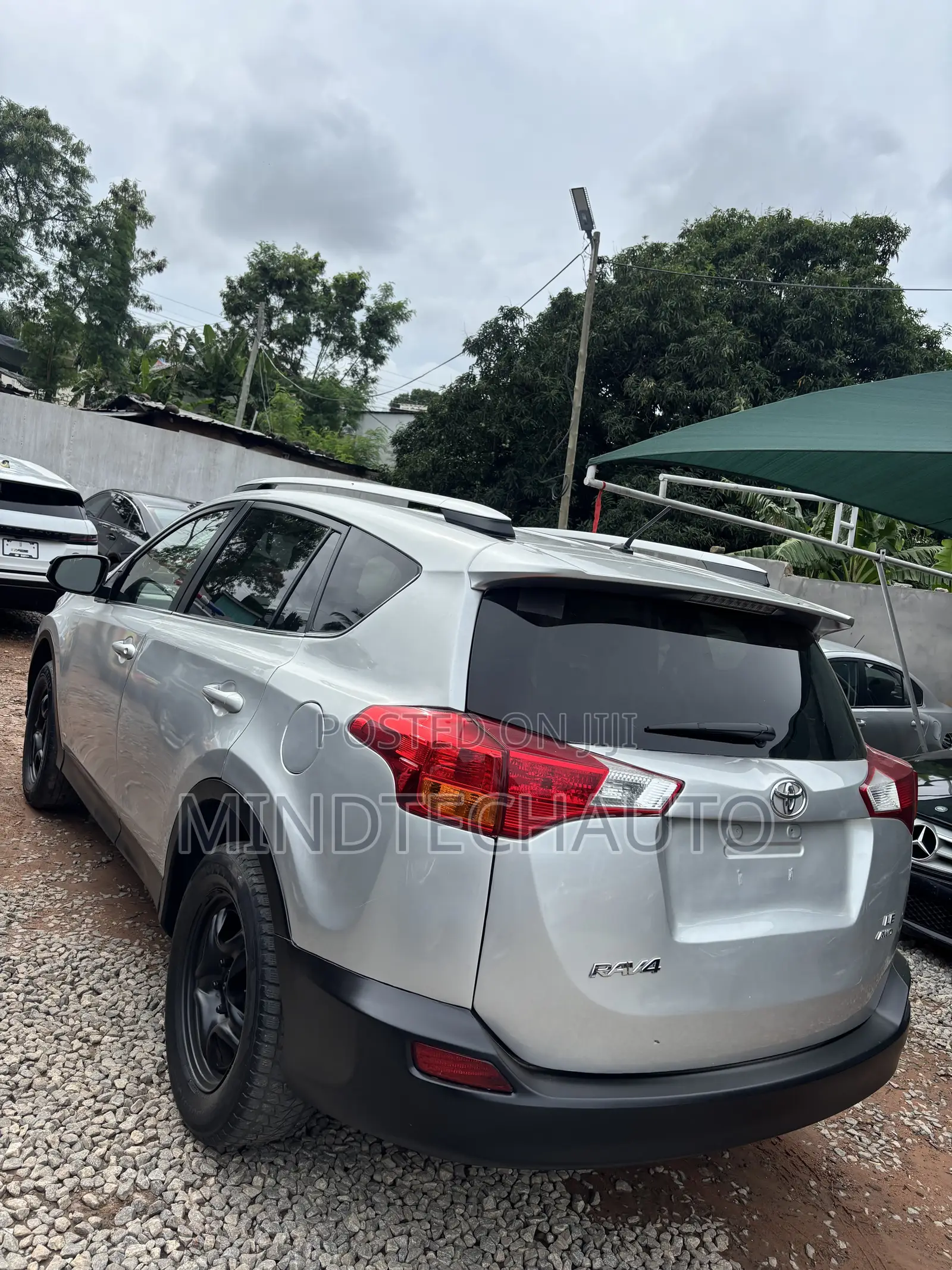 Toyota RAV4 LE AWD (2.5L 4cyl 6A) 2016 Silver