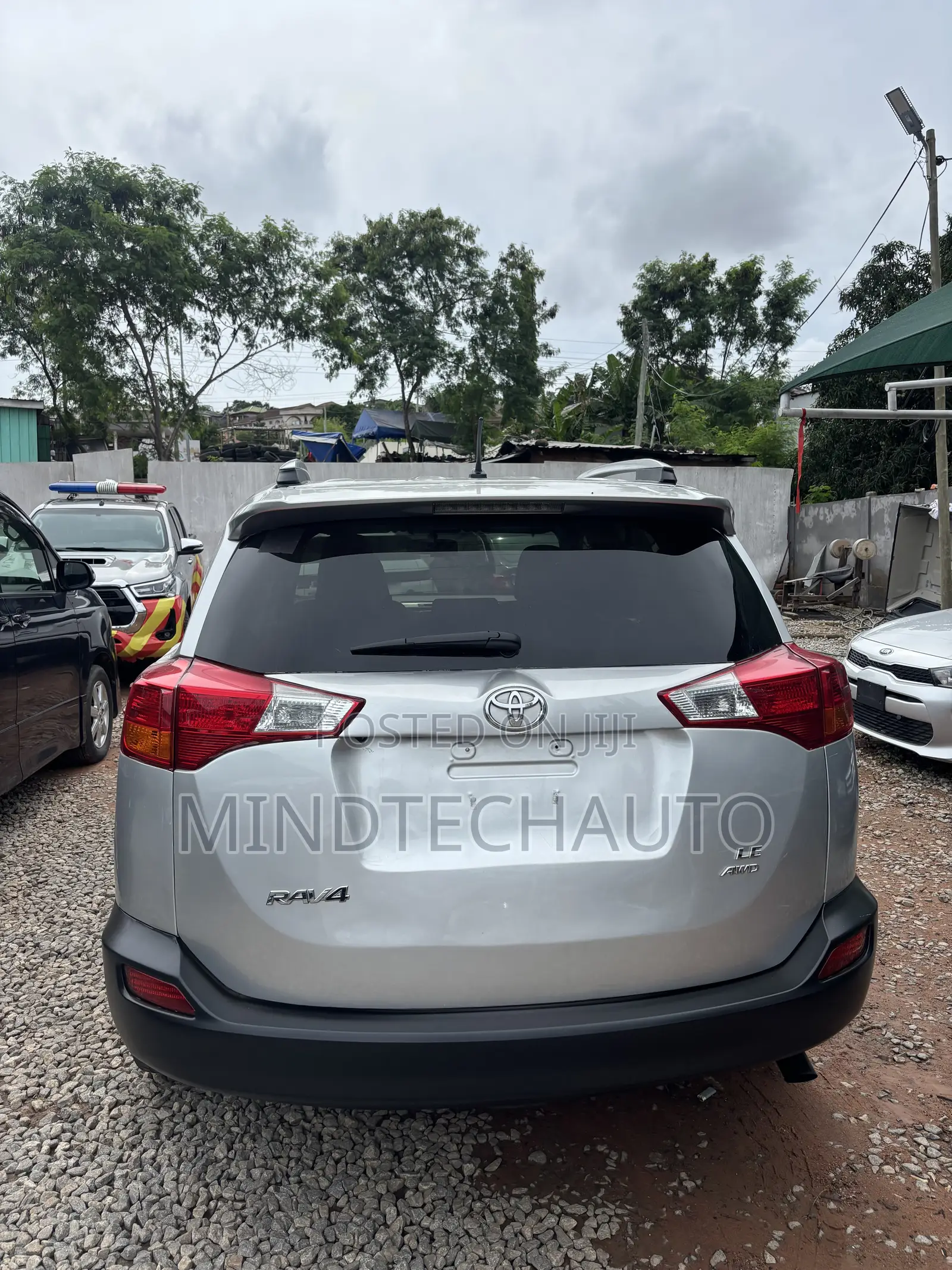 Toyota RAV4 LE AWD (2.5L 4cyl 6A) 2016 Silver