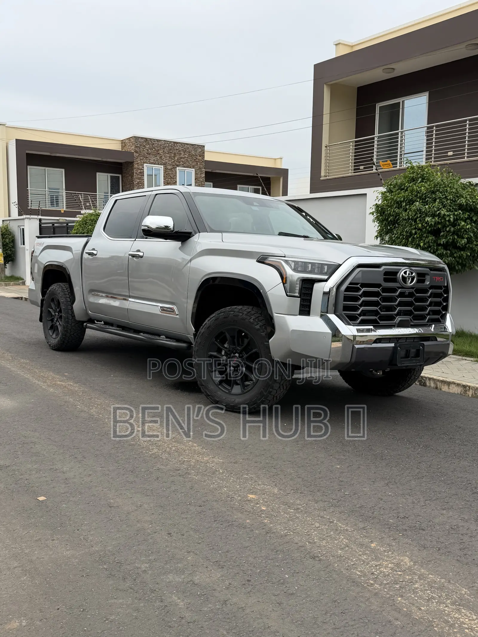 Toyota Tundra 1794 Edition CrewMax 5.5' Bed 2023 Silver