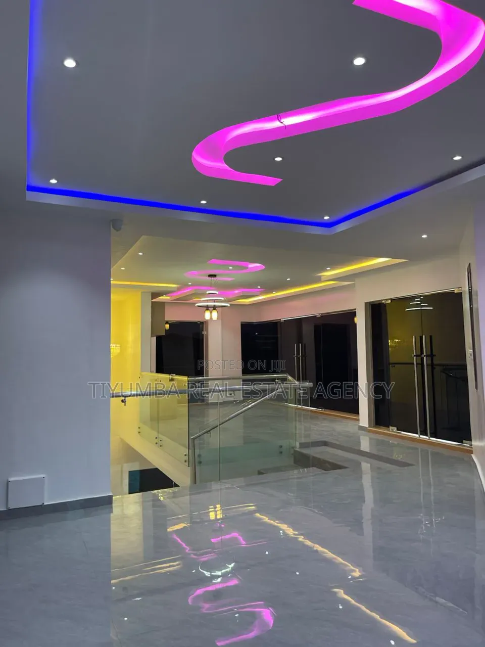 6bdrm Mansion in Tiyumba, Police Station for sale