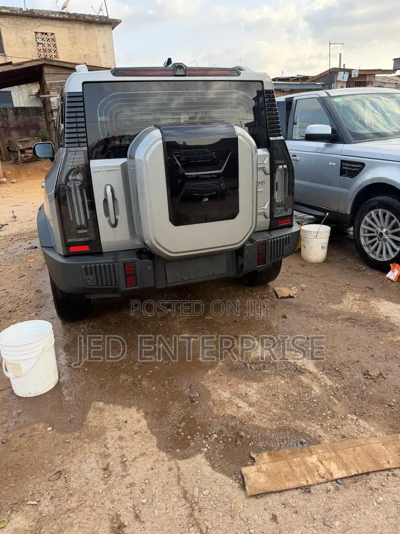 Jetour T2 2025 Beige