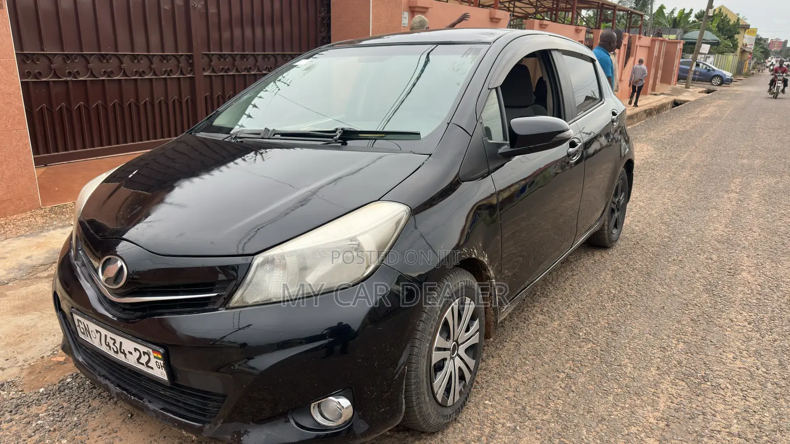 Toyota Vitz 1.5 FWD 3dr 2013 Black