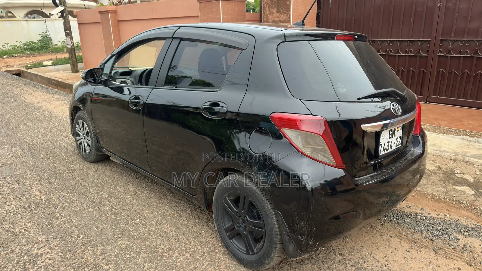 Toyota Vitz 1.5 FWD 3dr 2013 Black