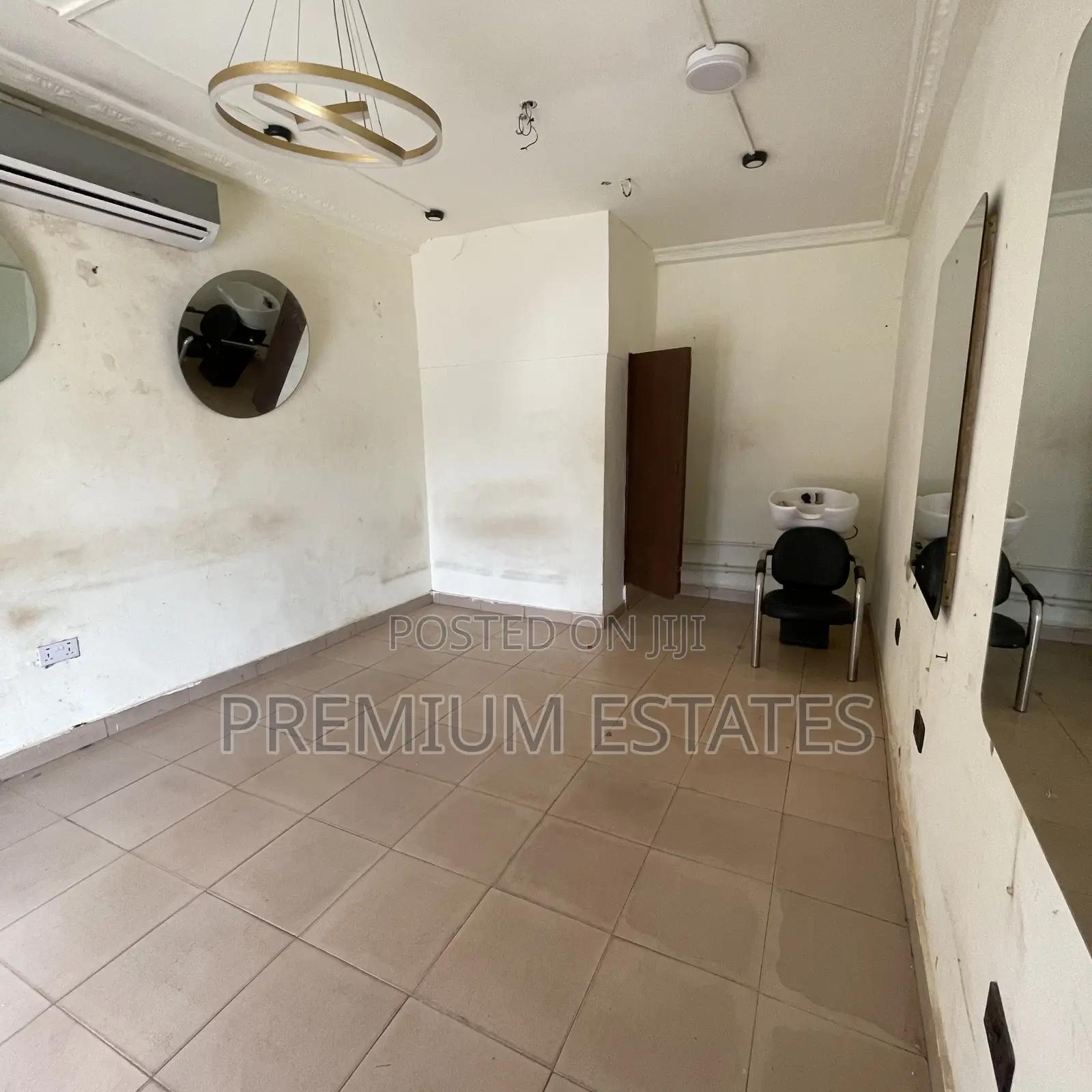Shop With Washroom for Rent