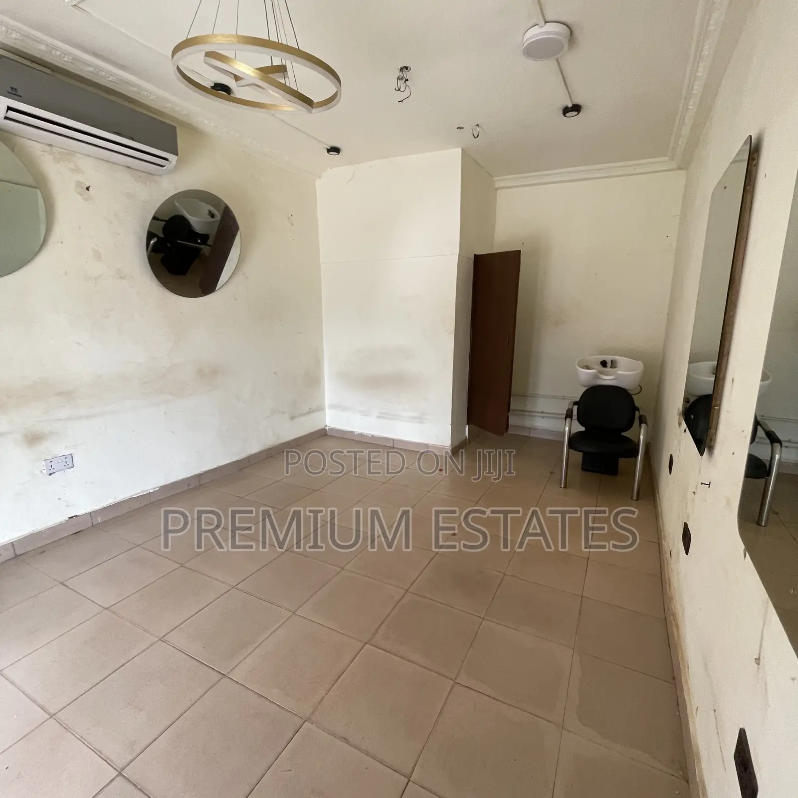Shop With Washroom for Rent