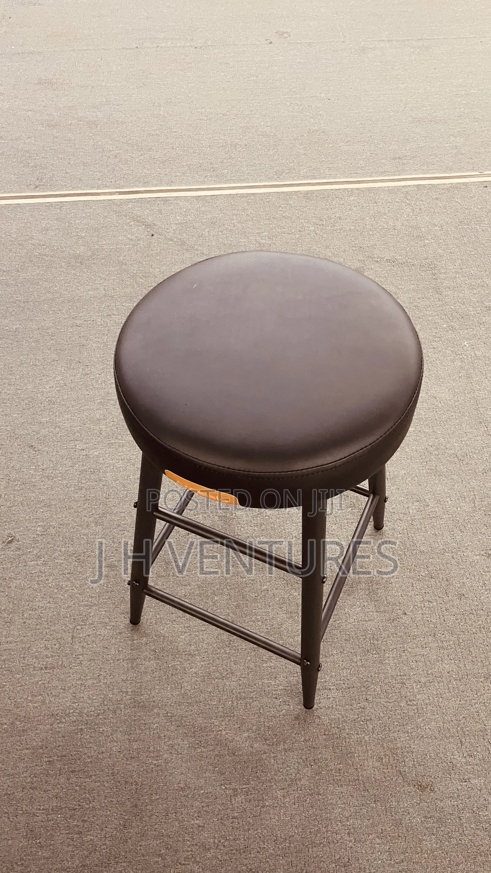 Bar Stool ( Rg 002)