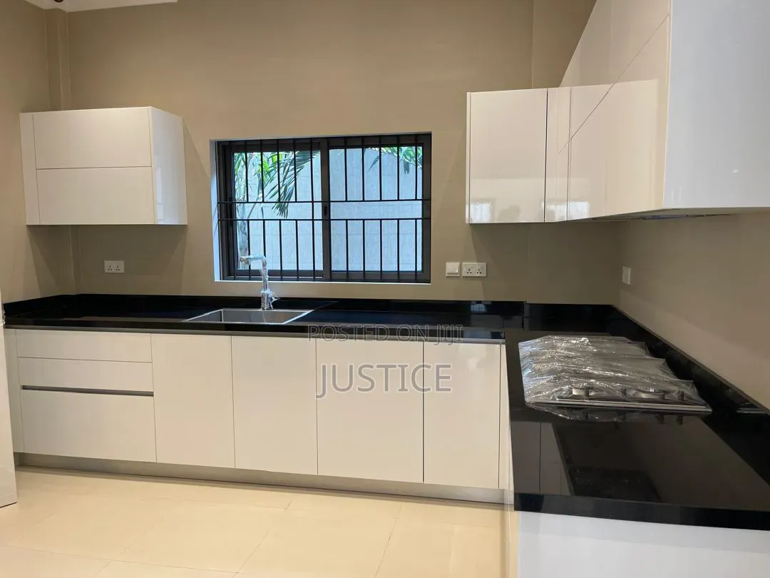 4bdrm House in Airport Residential for rent
