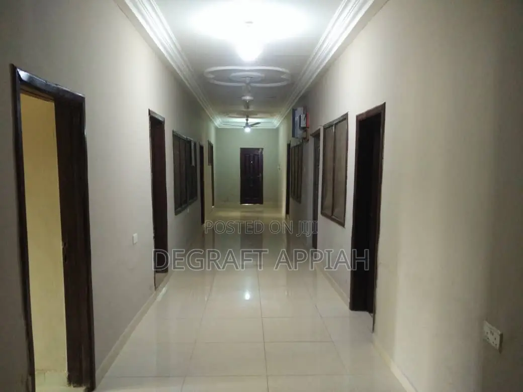 5bdrm House in Santasi Brofoyedru, Kumasi Metropolitan for sale