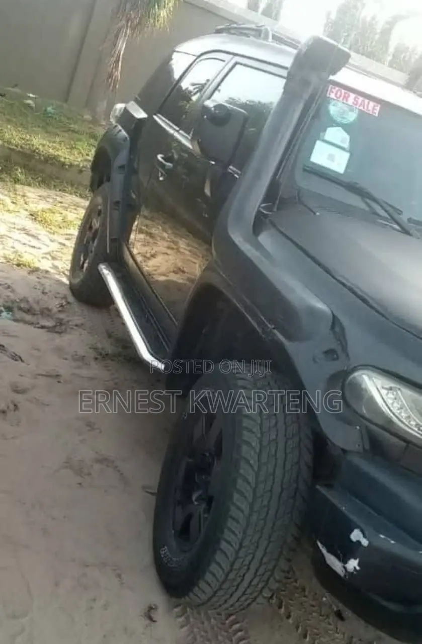 Toyota FJ Cruiser 2011 Black