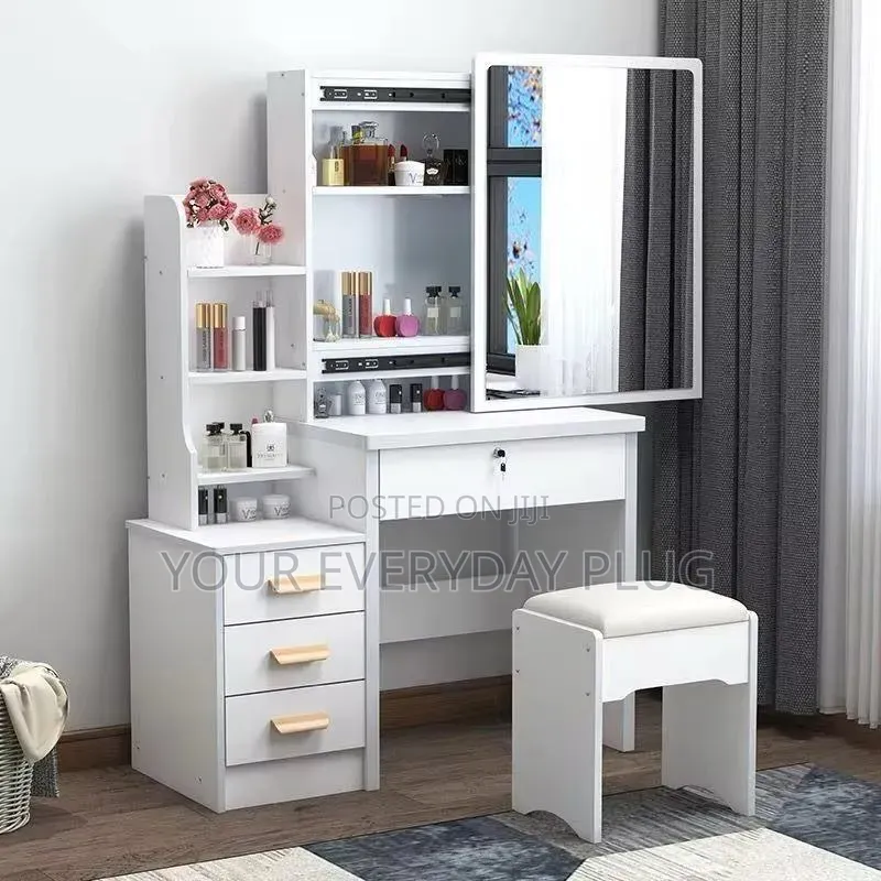 Dressing Mirror And Seat