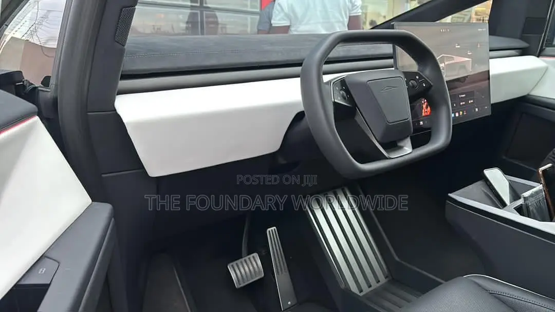 New Tesla Cybertruck Cyberbeast AWD 2025 Silver