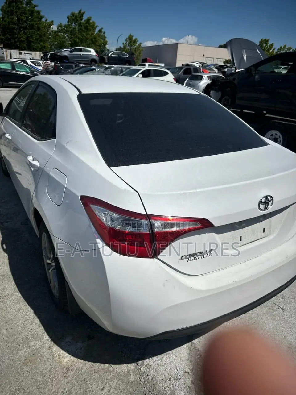Toyota Corolla LE Premium 4dr Sedan (1.8L 4cyl CVT) 2016 White