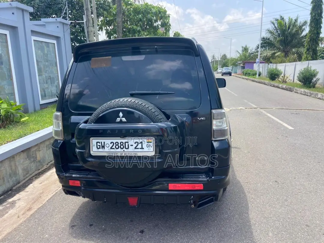 Mitsubishi Pajero 3.8 V6 GLS/GLX 2012 Black