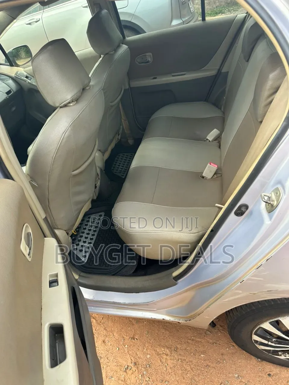 Toyota Vitz 1.3 AWD 5dr 2011 Silver