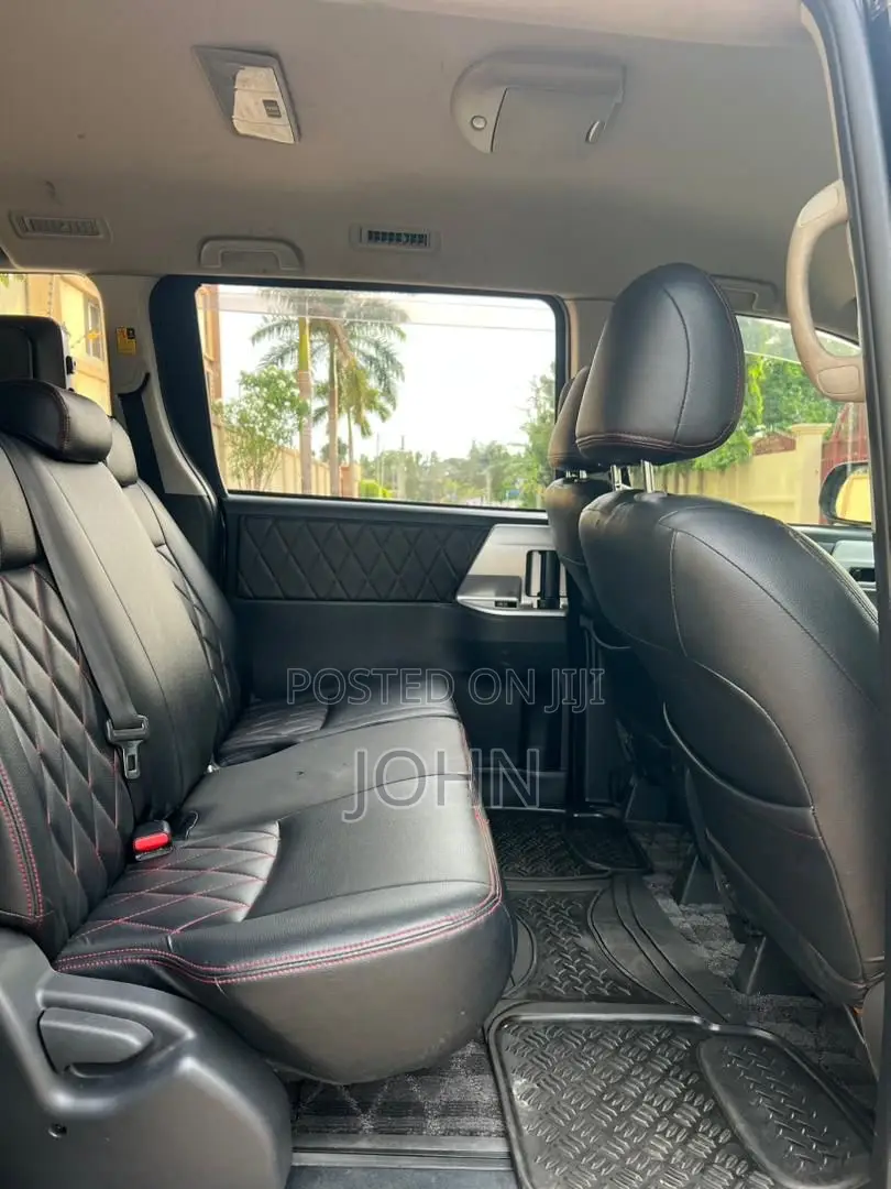 Toyota Voxy 2012 Black