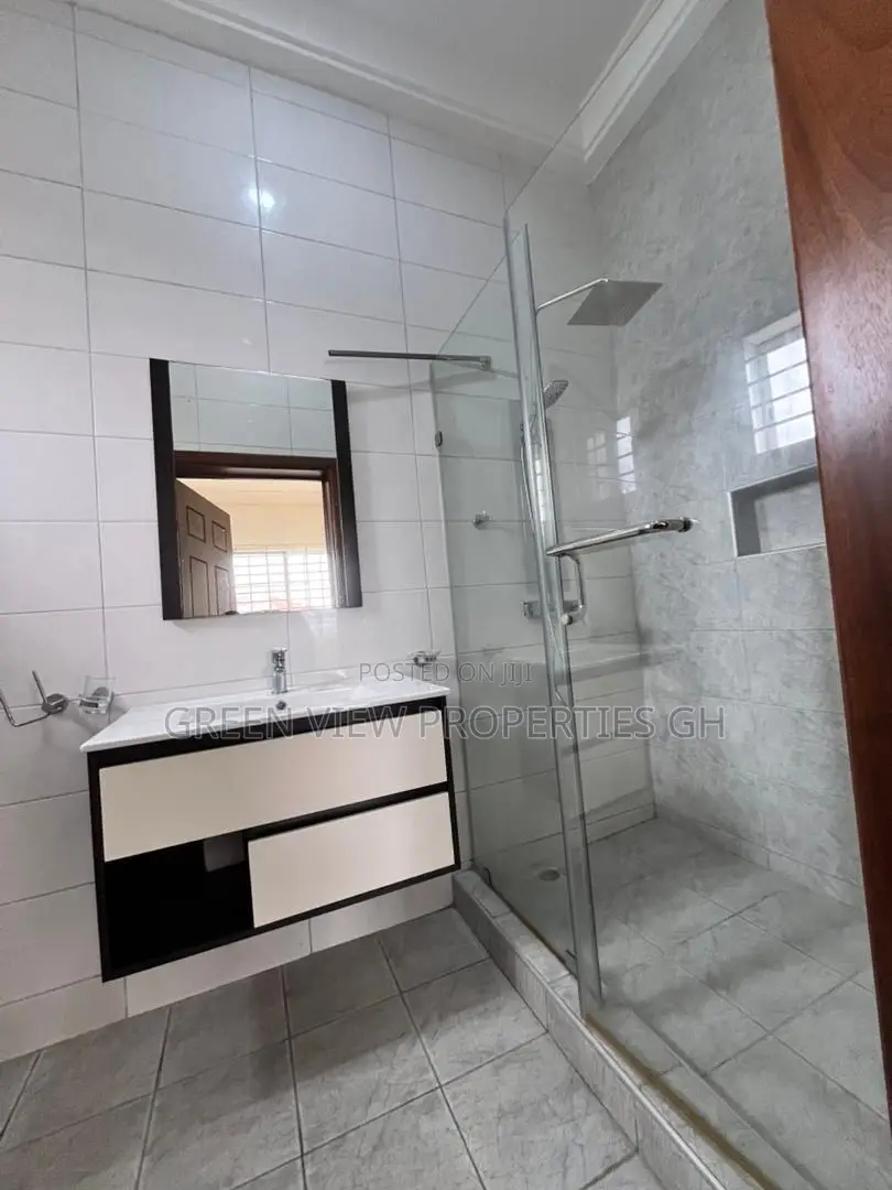 3bdrm Duplex in East Legon for rent