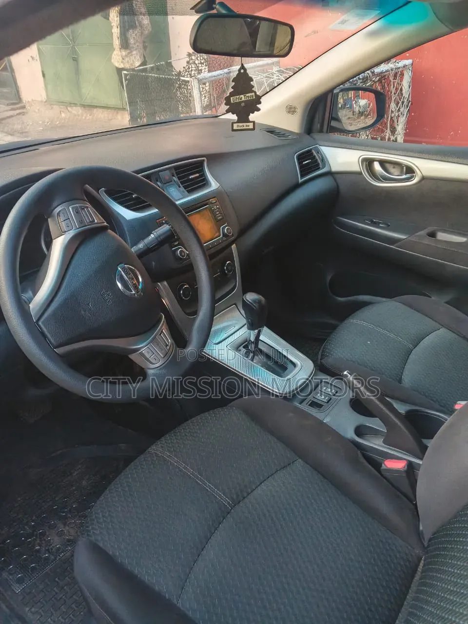 Nissan Versa 1.6 S 4dr Sedan (1.6L 4cyl 4A) 2015 Silver