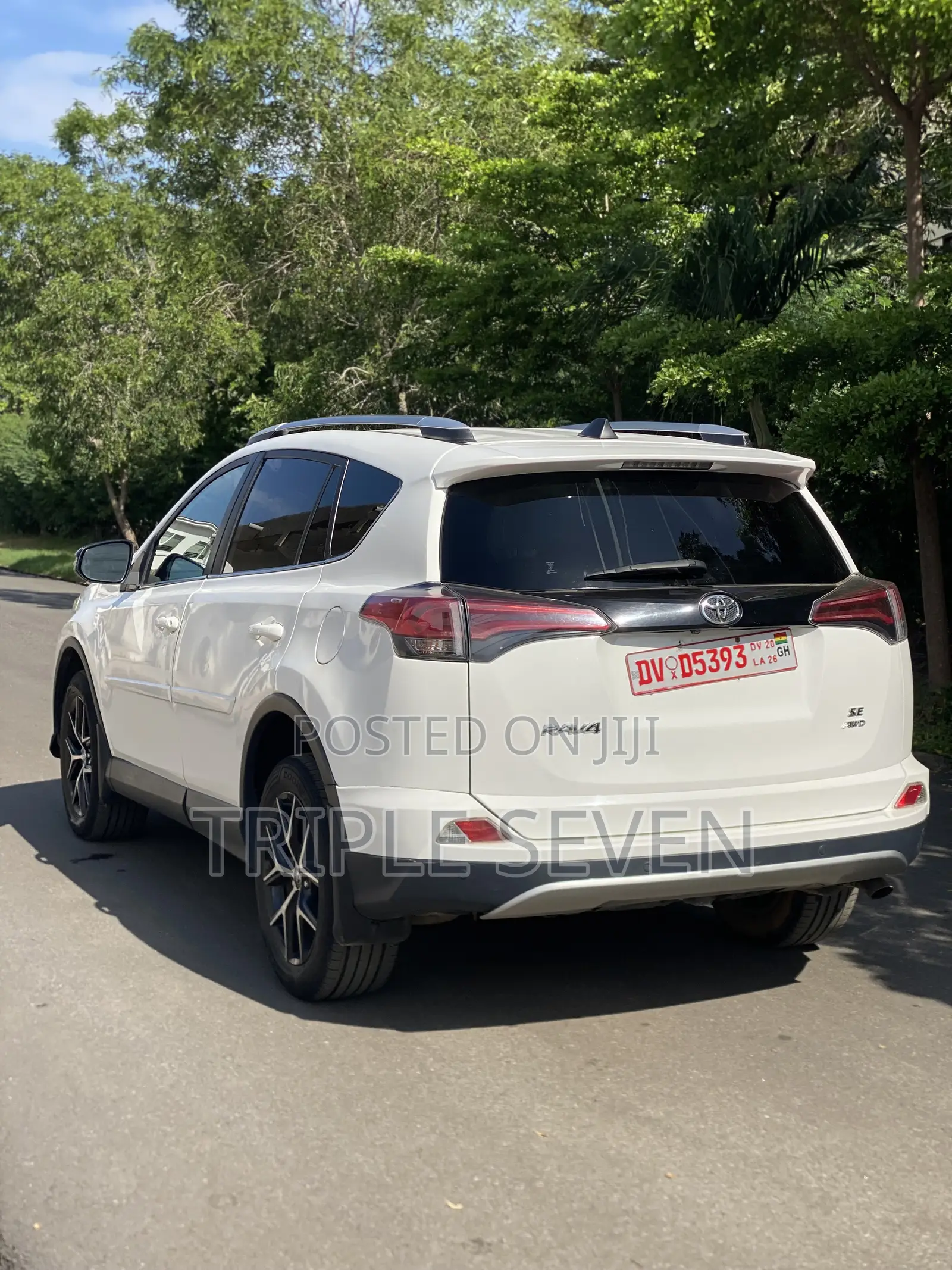 Toyota RAV4 SE 4dr SUV AWD (2.5L 4cyl 6A) 2018 White