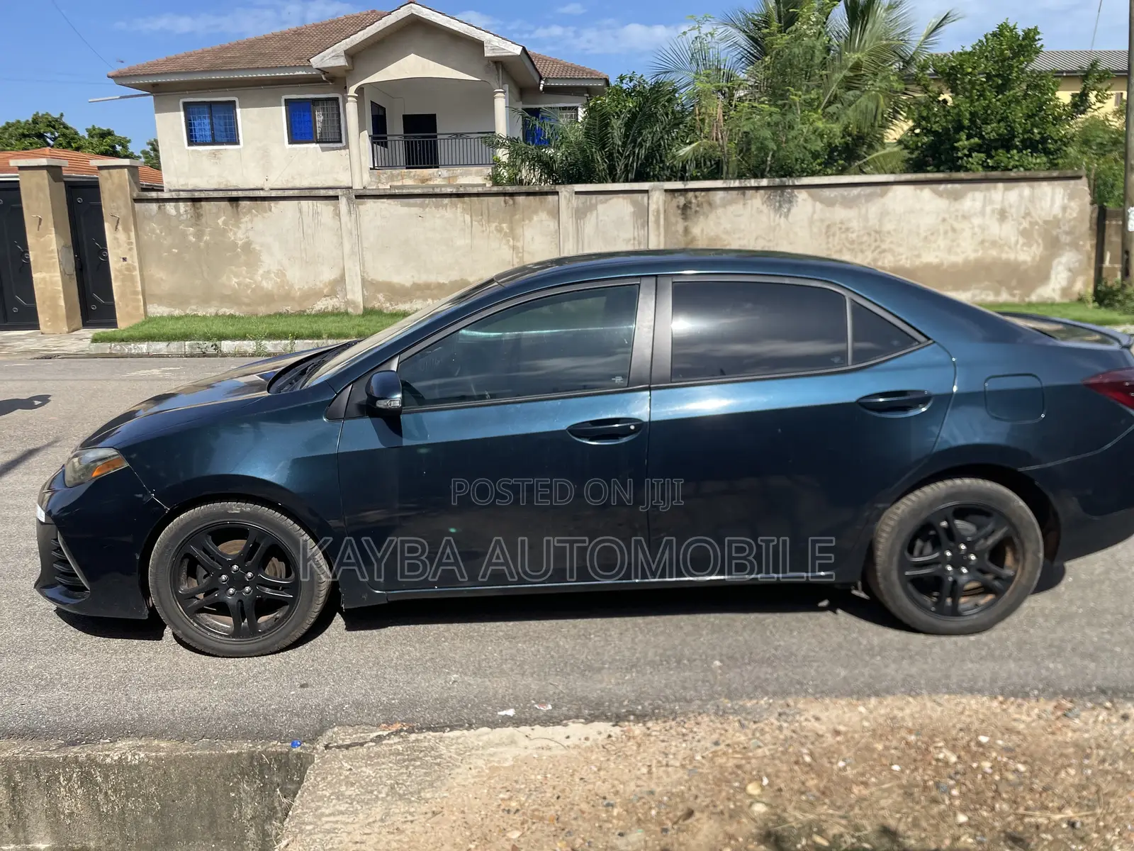 Toyota Corolla 2017 Green