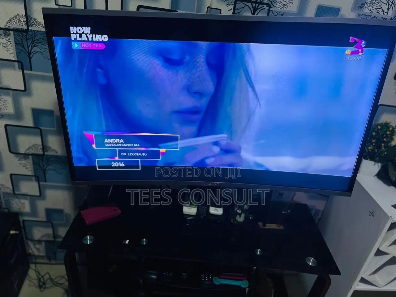 Nasco 45” Curve Tv With Stand