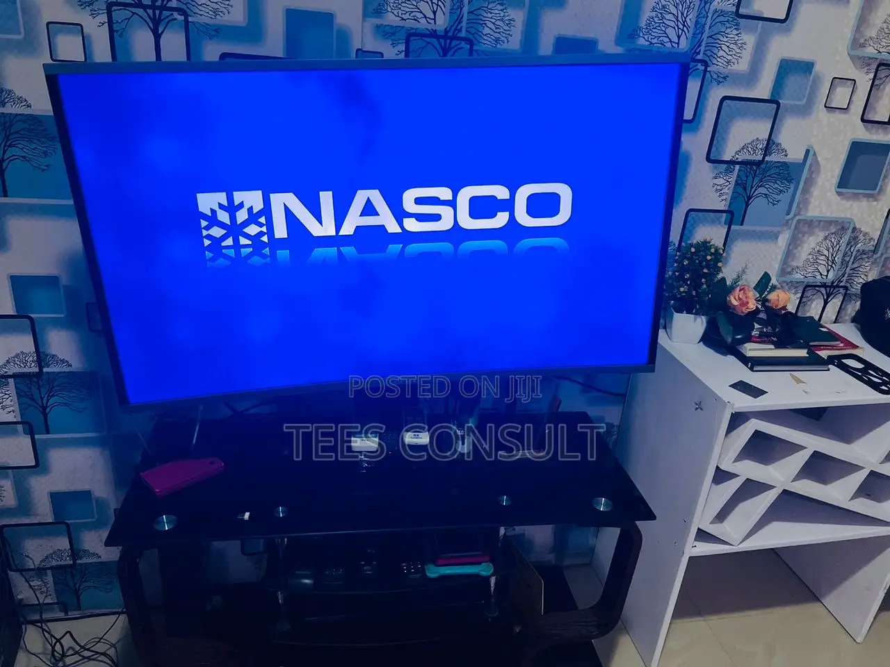 Nasco 45” Curve Tv With Stand