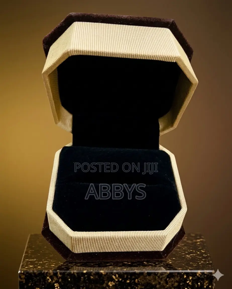 Octagonal Velvet Bowknot Ring Case