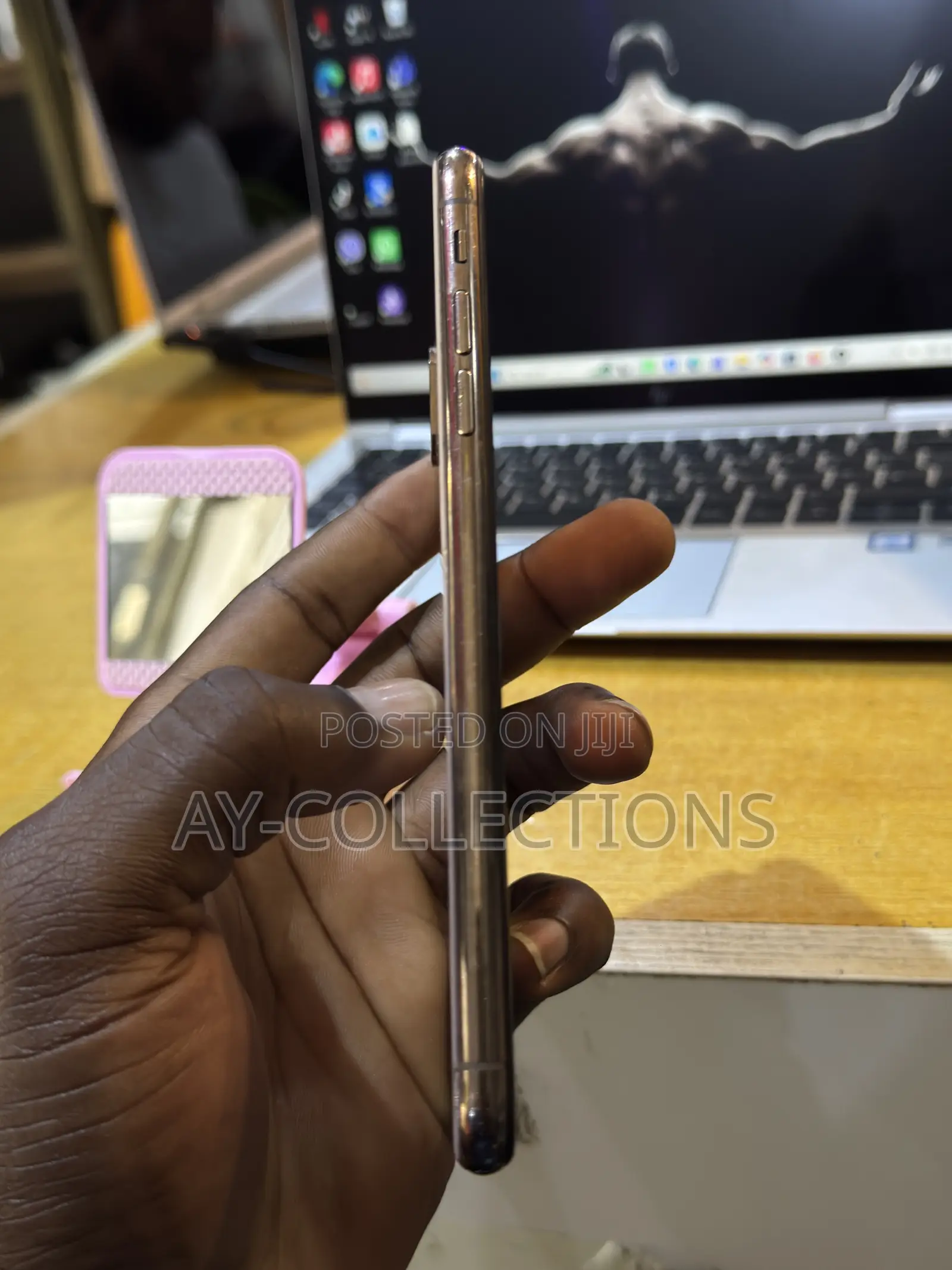 Apple iPhone XS Max 64 GB Gold