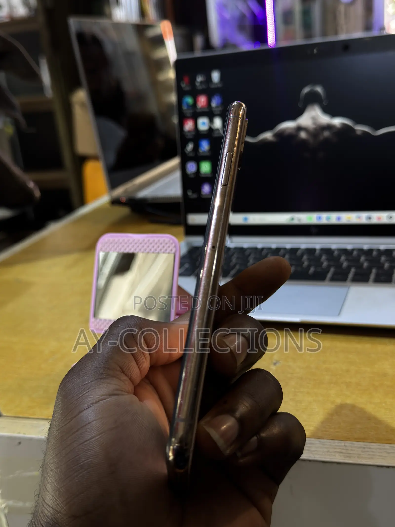 Apple iPhone XS Max 64 GB Gold
