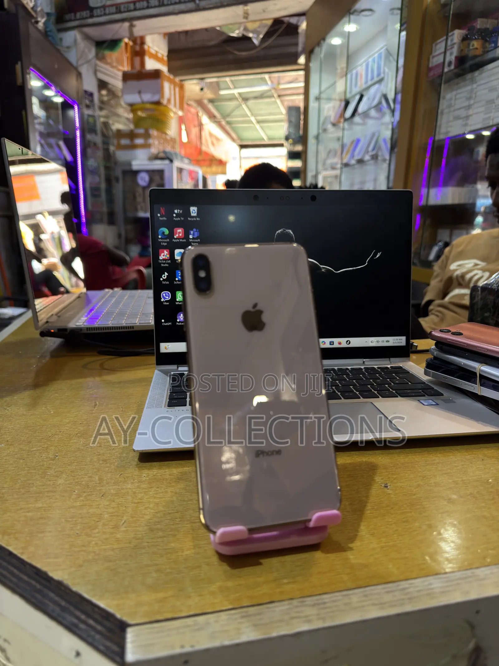 Apple iPhone XS Max 64 GB Gold