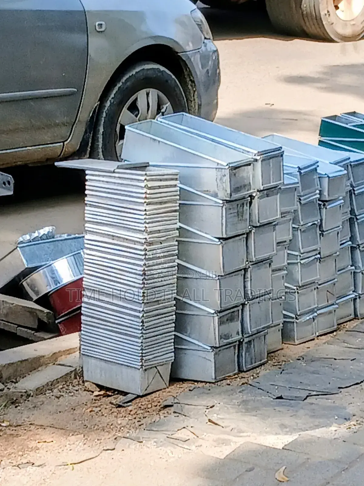 Bread Pan 25ghc Sizes And 20ghc Baking Bread