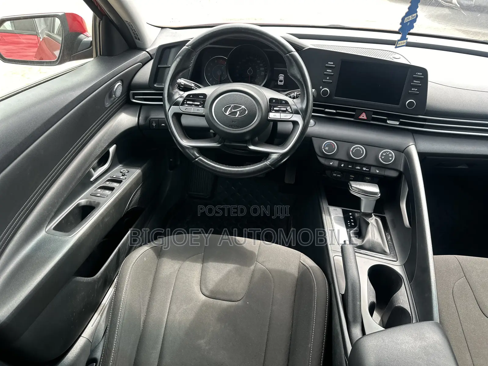 Hyundai Elantra SE 2022 Red