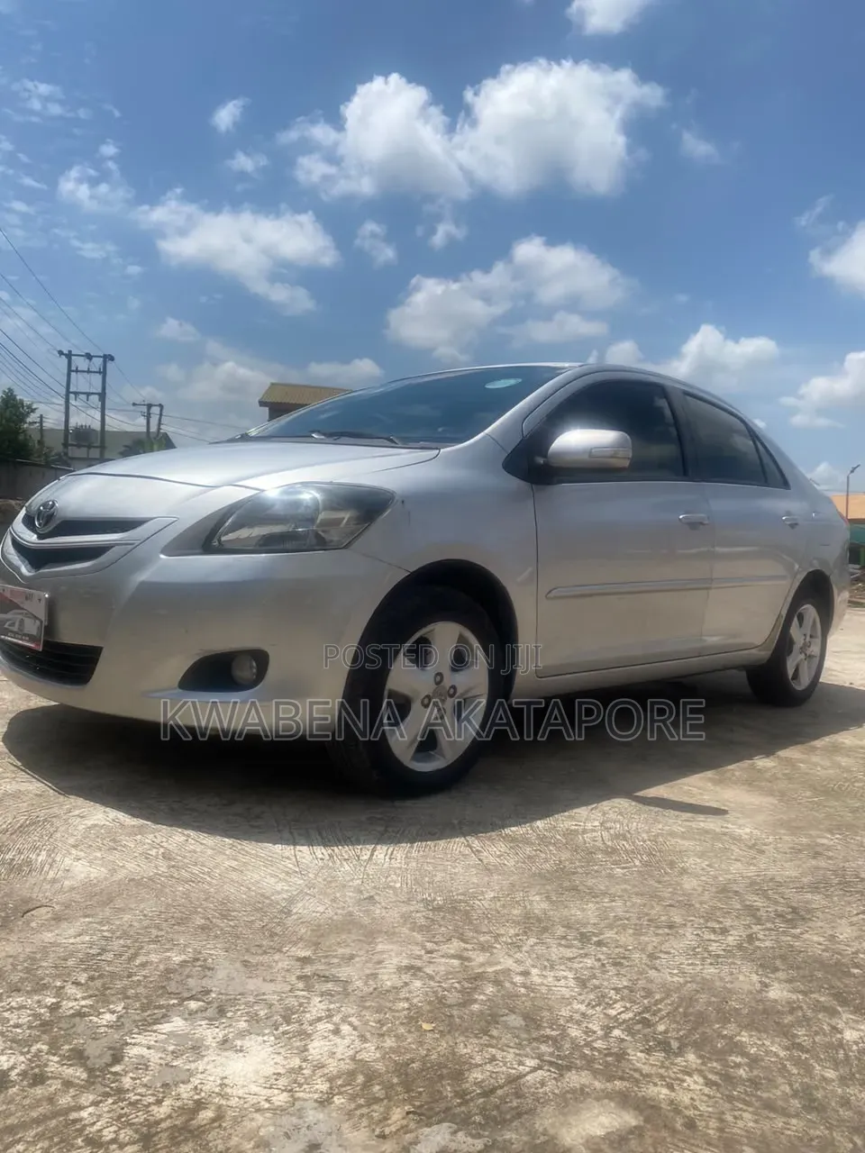 Toyota Yaris SE Hatchback 5dr 2012 Silver