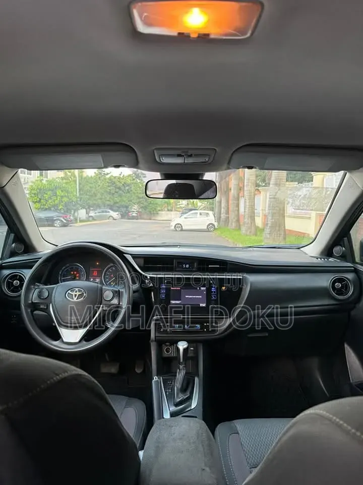 Toyota Corolla LE 4dr Sedan (1.8L 4cyl CVT) 2017 Gray