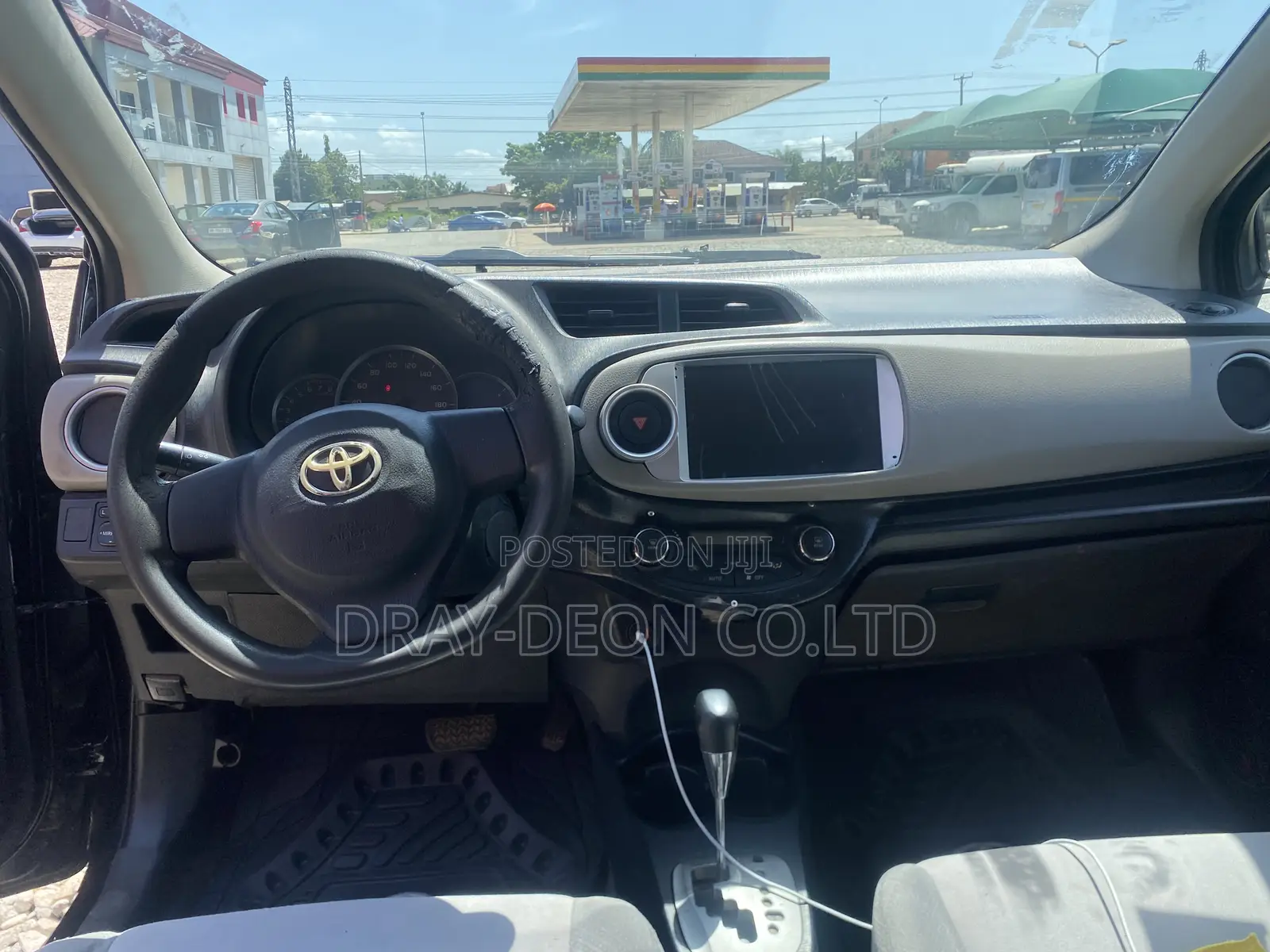 Toyota Vitz 1.3 FWD 5dr 2013 Black