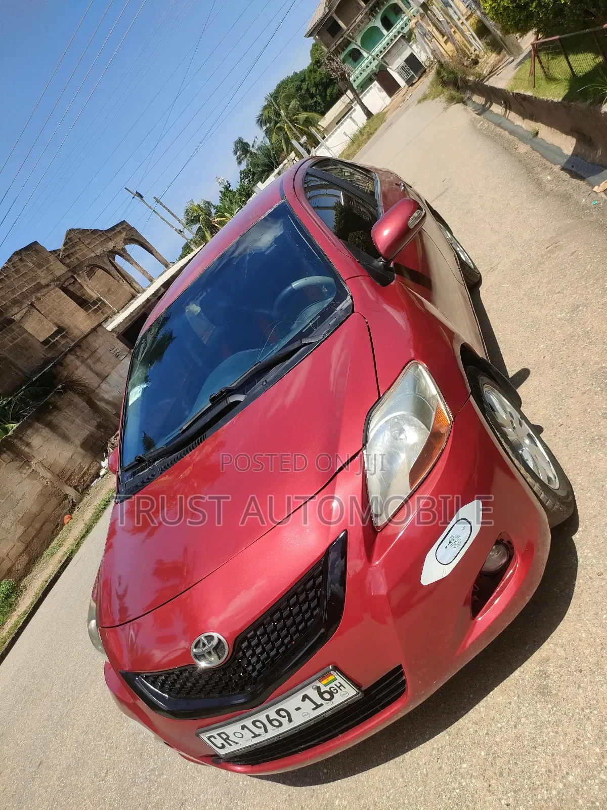 Toyota Yaris Base Sedan 4dr 2010 Red