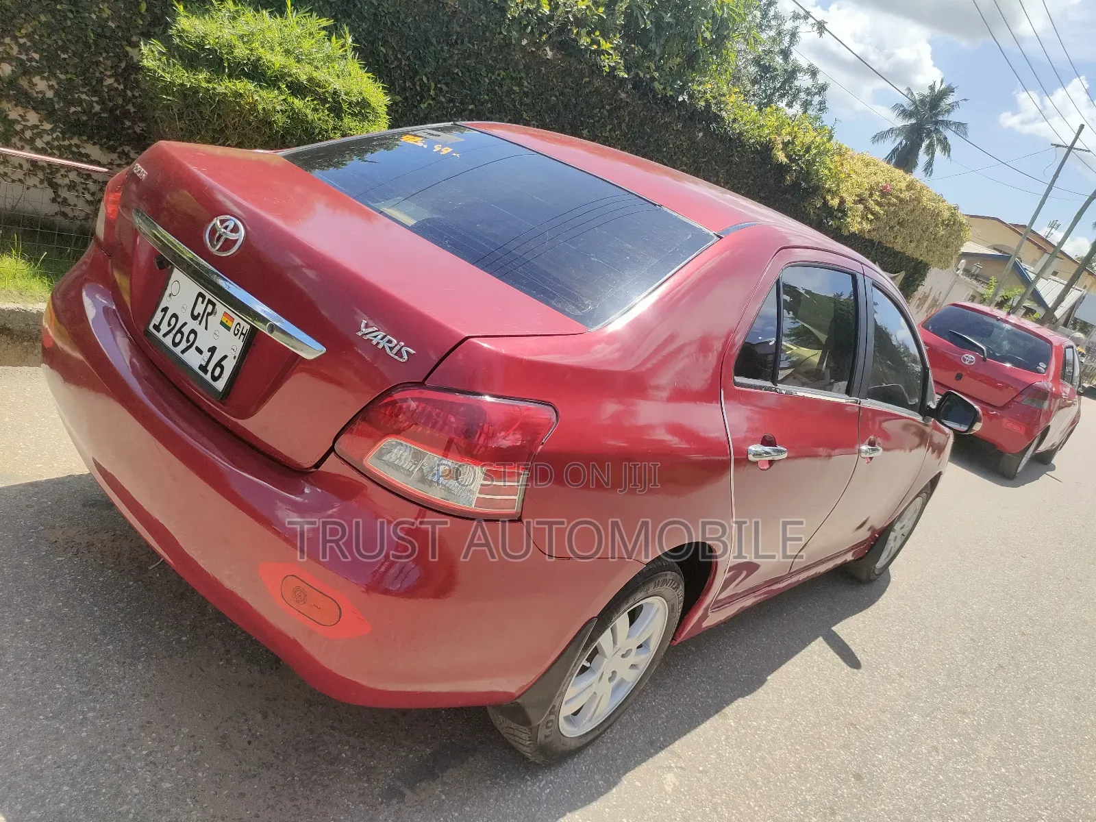 Toyota Yaris Base Sedan 4dr 2010 Red