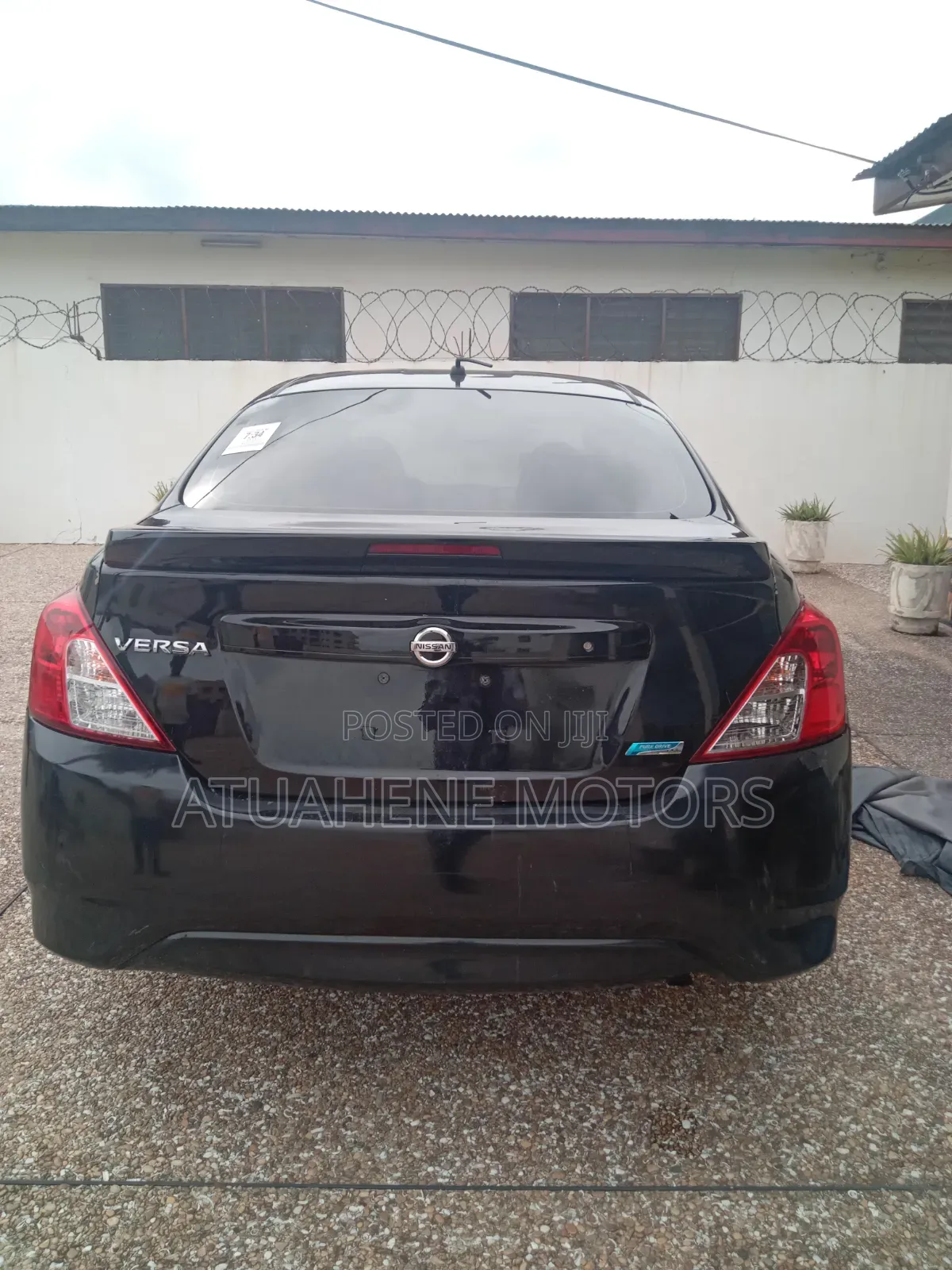 Nissan Versa 2016 Black