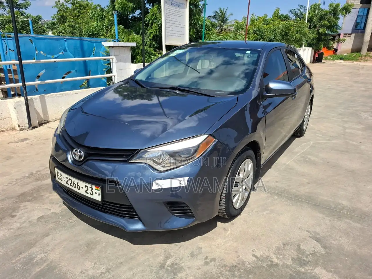 Toyota Corolla LE 4dr Sedan (1.8L 4cyl CVT) 2016 Gray