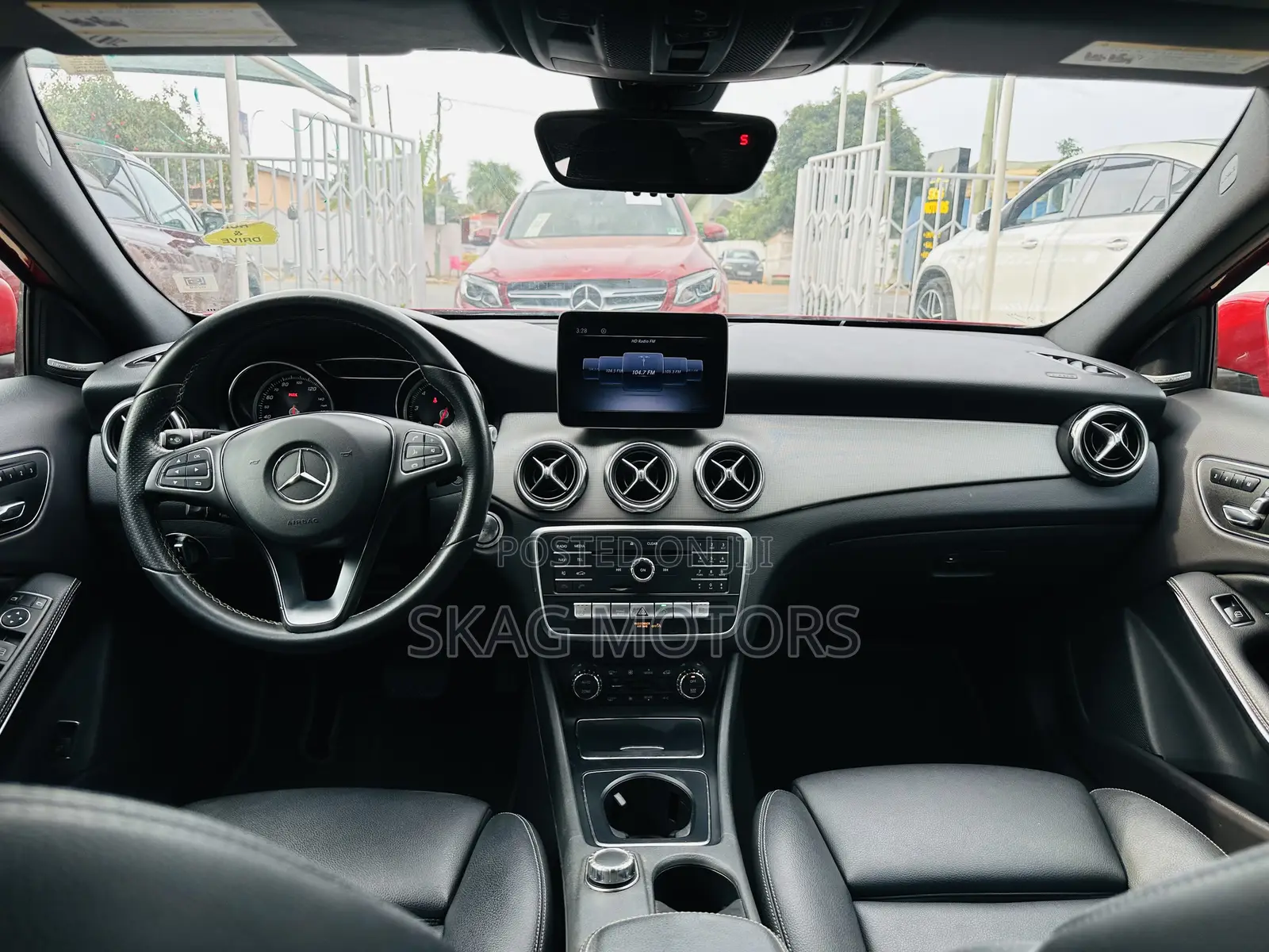 Mercedes-Benz GLA 250 2018 Red
