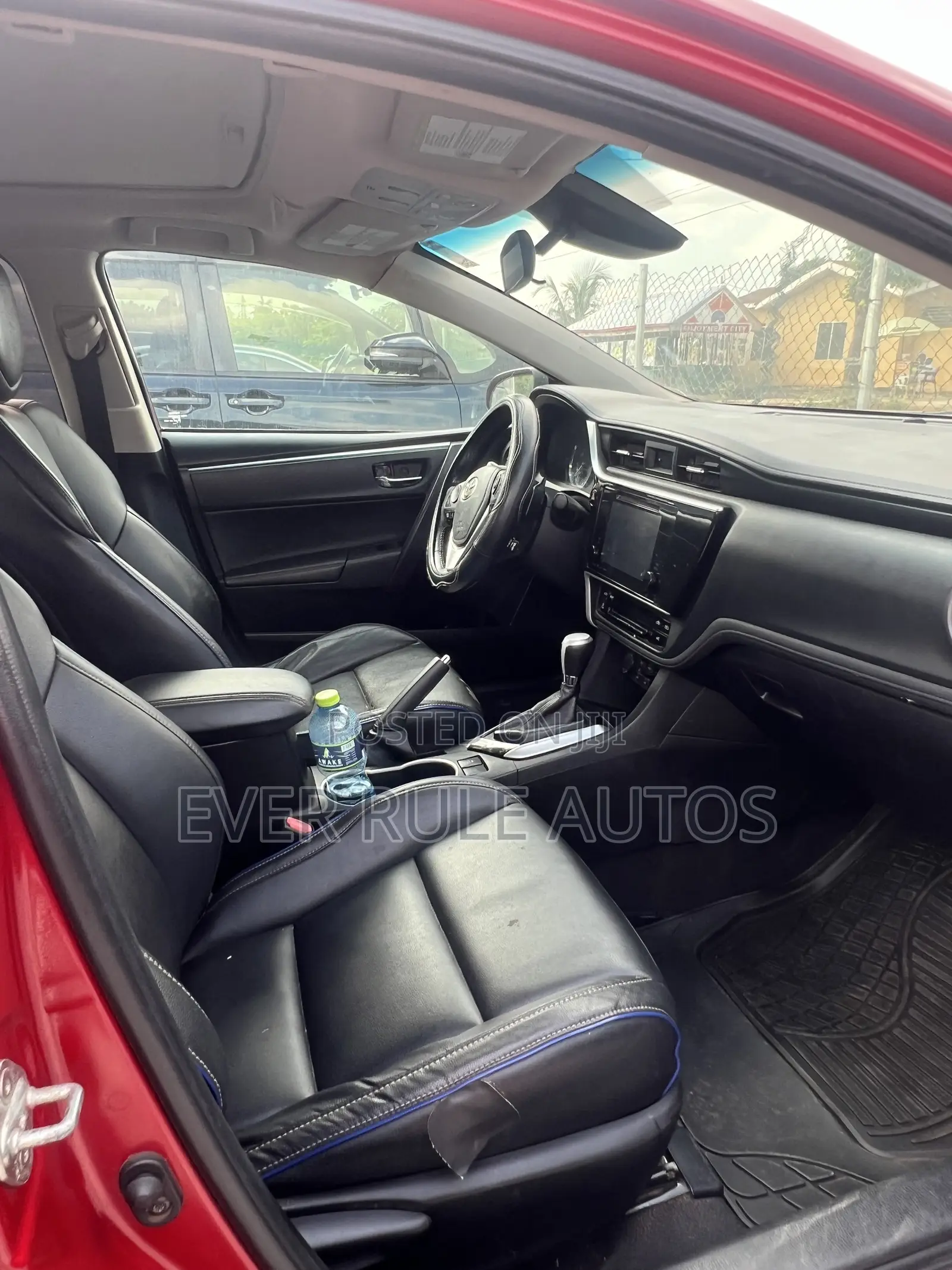 Toyota Corolla XSE (1.8L 4cyl 2A) 2018 Red