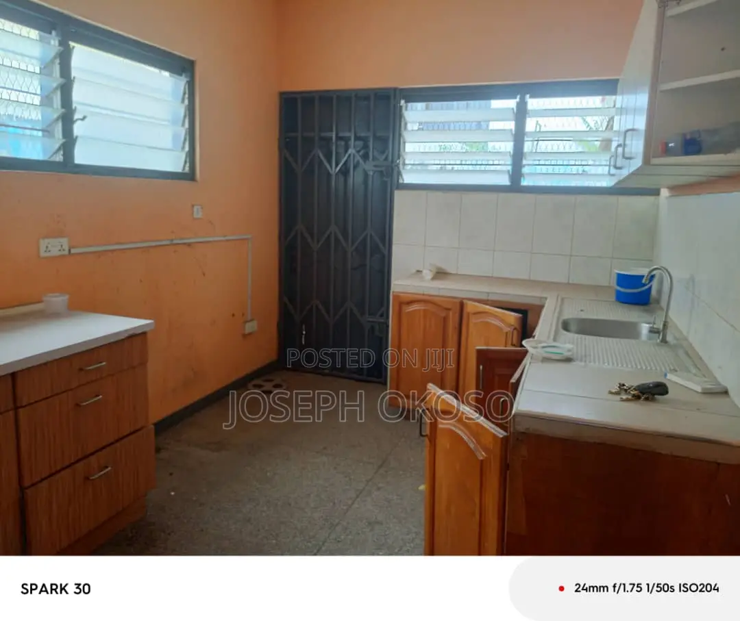 3bdrm House in Little Rock Consult, Dzorwulu for rent