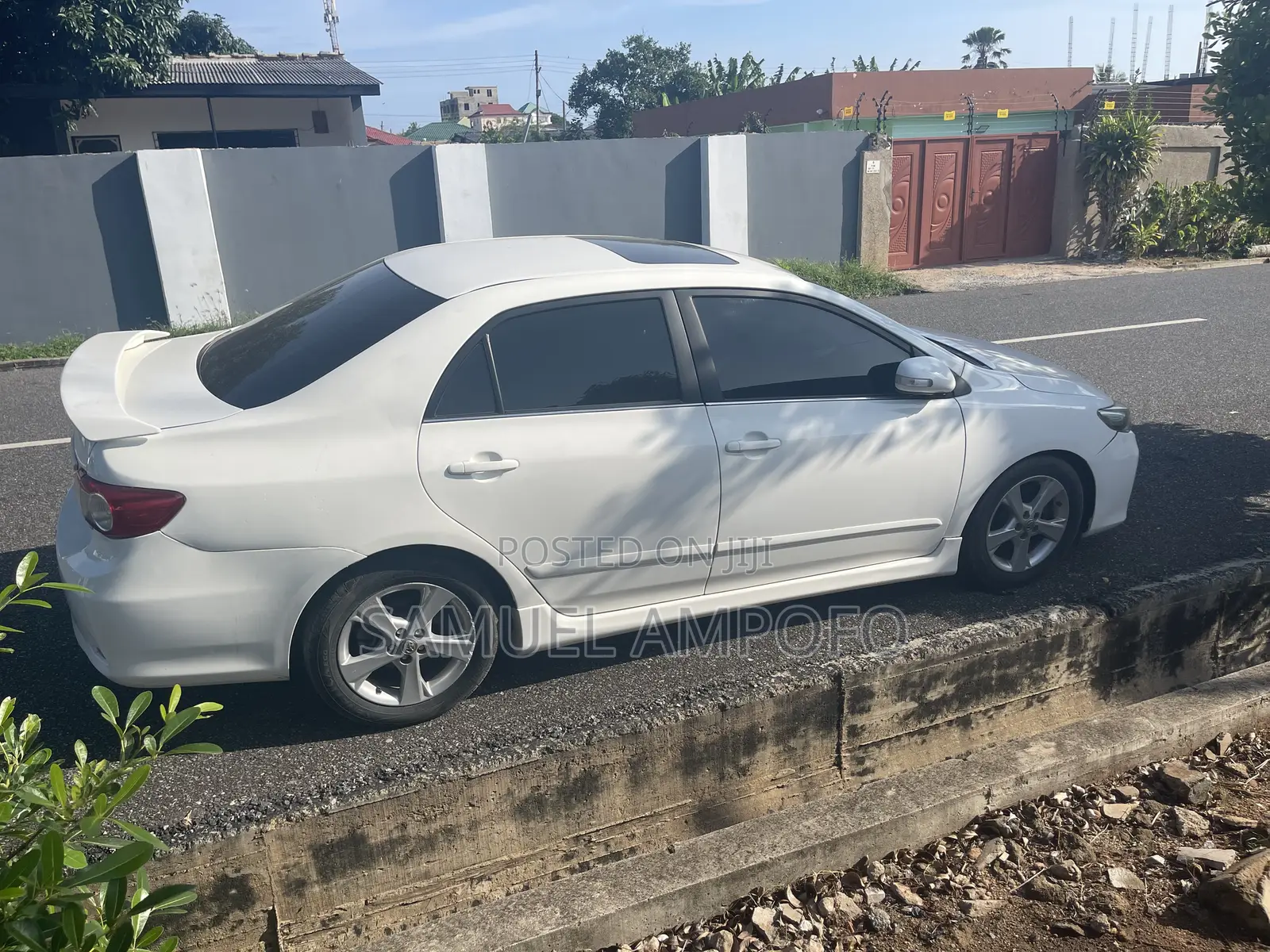 Toyota Corolla Altis 2013 White