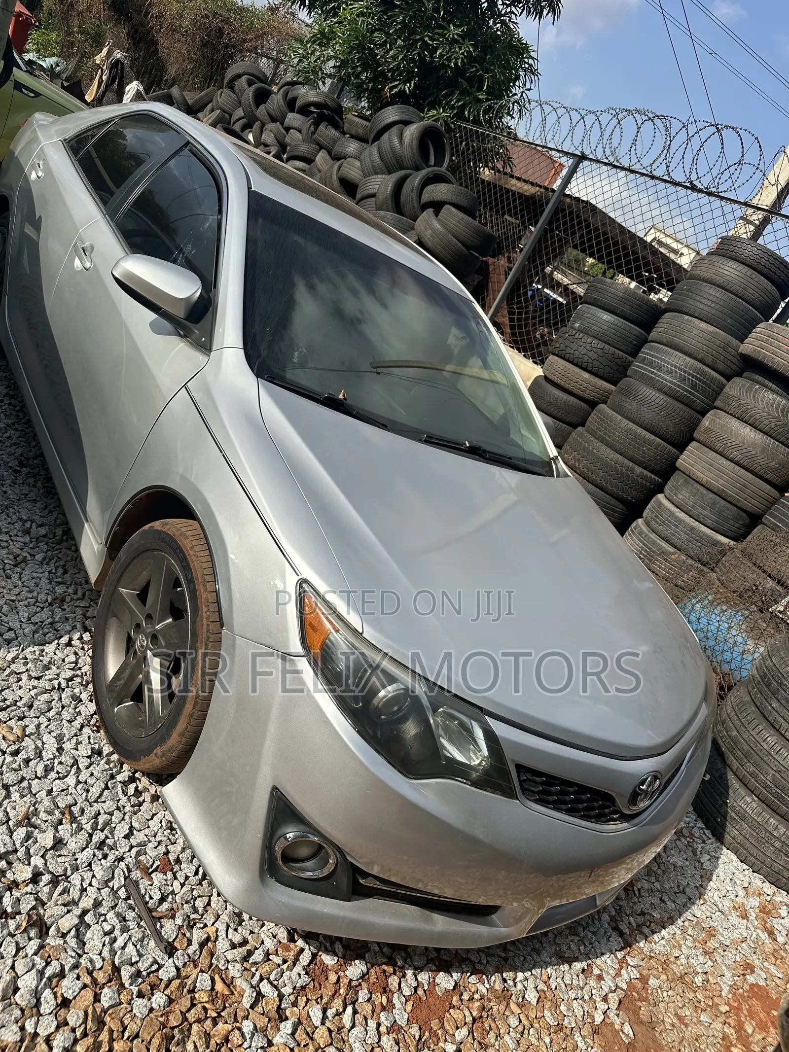 Toyota Camry LE 4dr Sedan (2.5L 4cyl 6A) 2013 Silver
