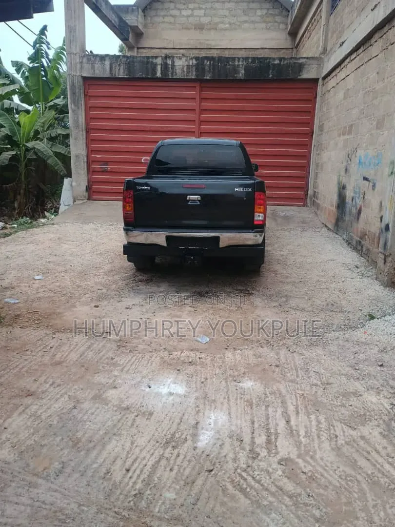 Toyota Hilux 2011 Black