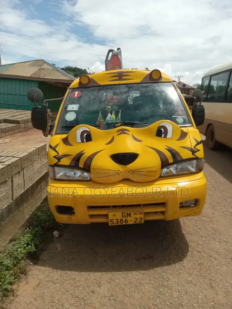 Hyundai H-100 2003 Yellow