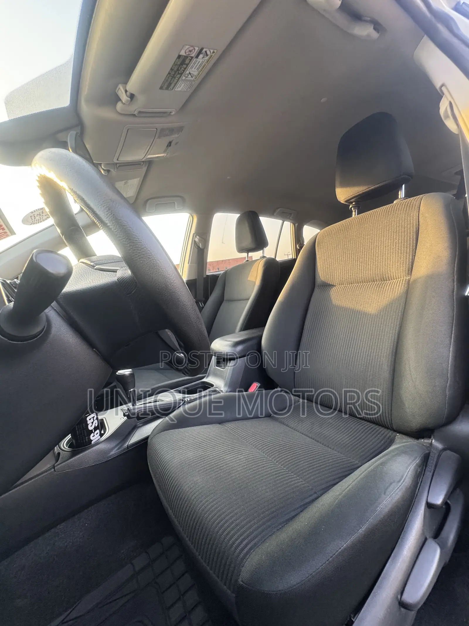 Toyota RAV4 LE AWD (2.5L 4cyl 6A) 2017 White