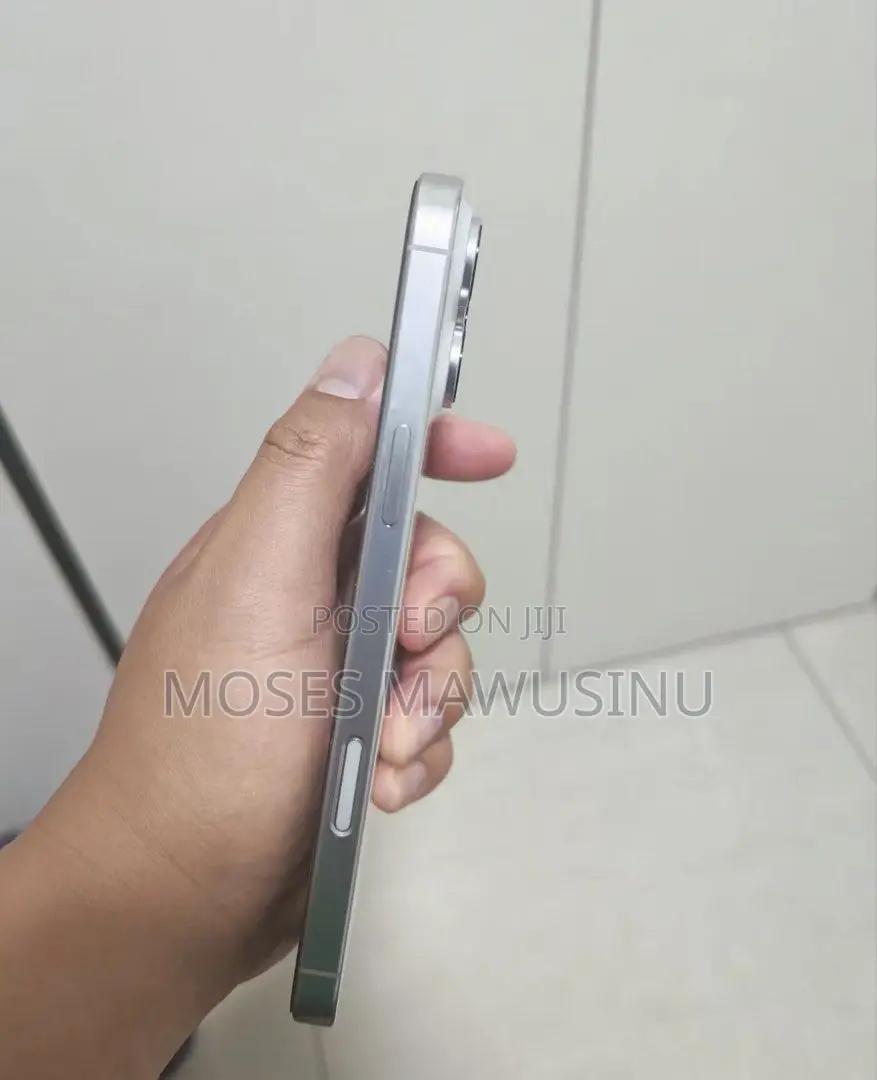 Apple iPhone 16 Pro 128 GB Silver