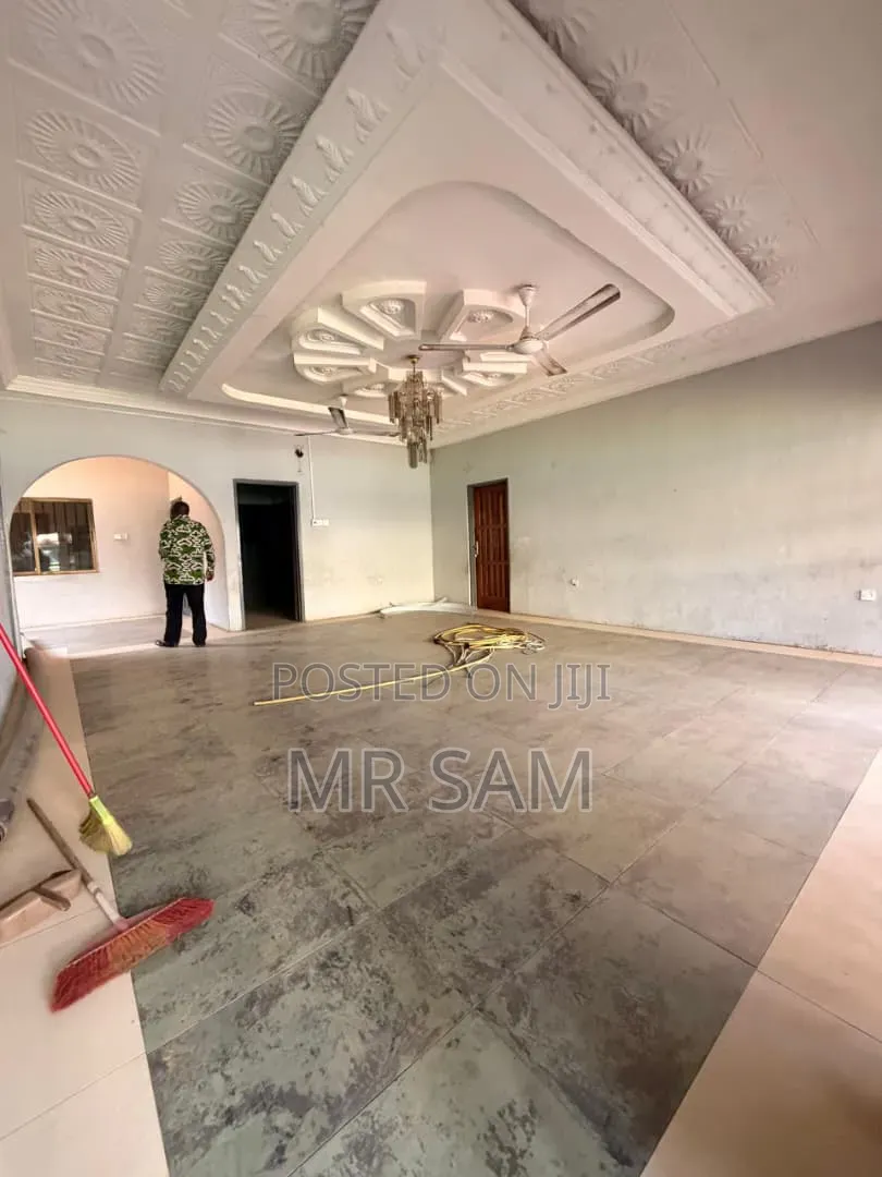 4bdrm Apartment in Sam Properties, Old Barrier for rent